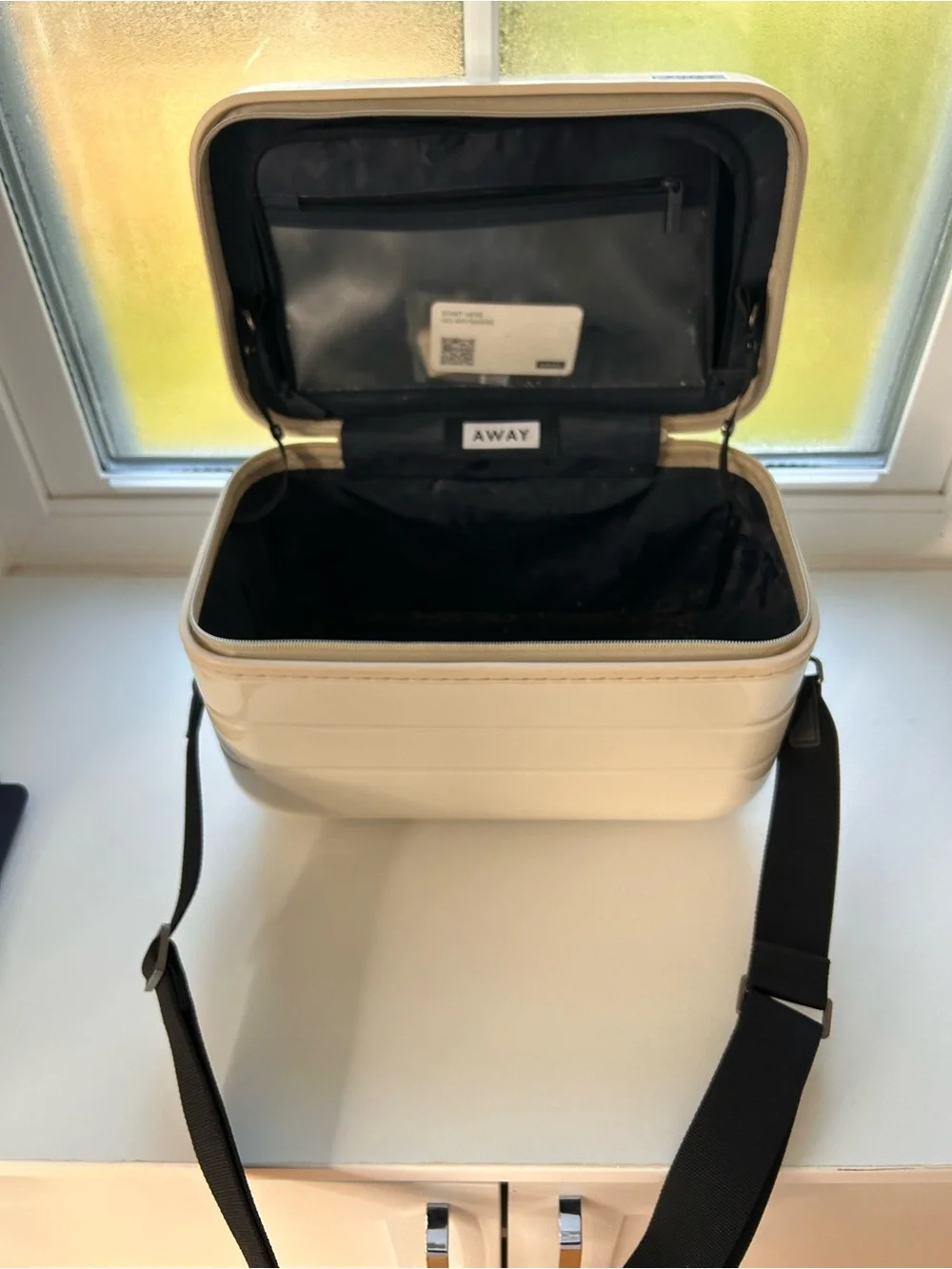 Away Train Case in Salt